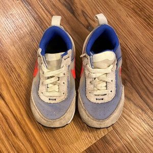 Nike toddler shoes